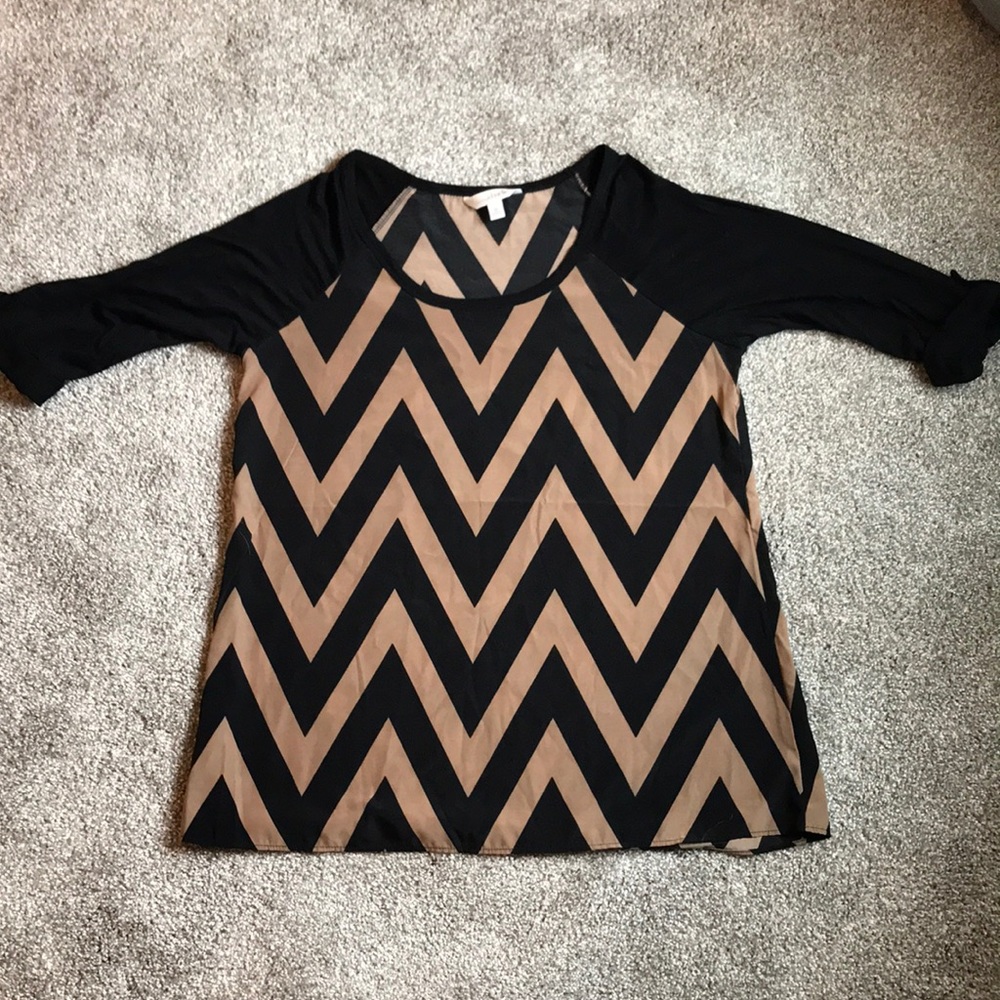 2/$16 💋 Charming Charlie’s chevron blouse
